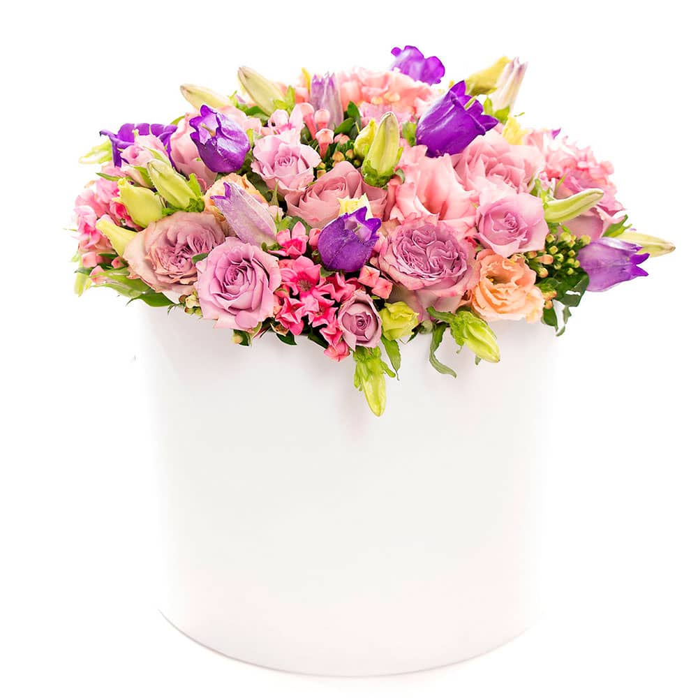 Купить цветы недорого cvbaza. Недорогие цветы. Букет в коробке акварель. Цветы на заказ Кропоткин.
